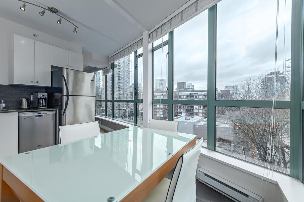 Luxury 3 Bed Private Apartment In Central Downtown Vancouver Zewnętrze zdjęcie